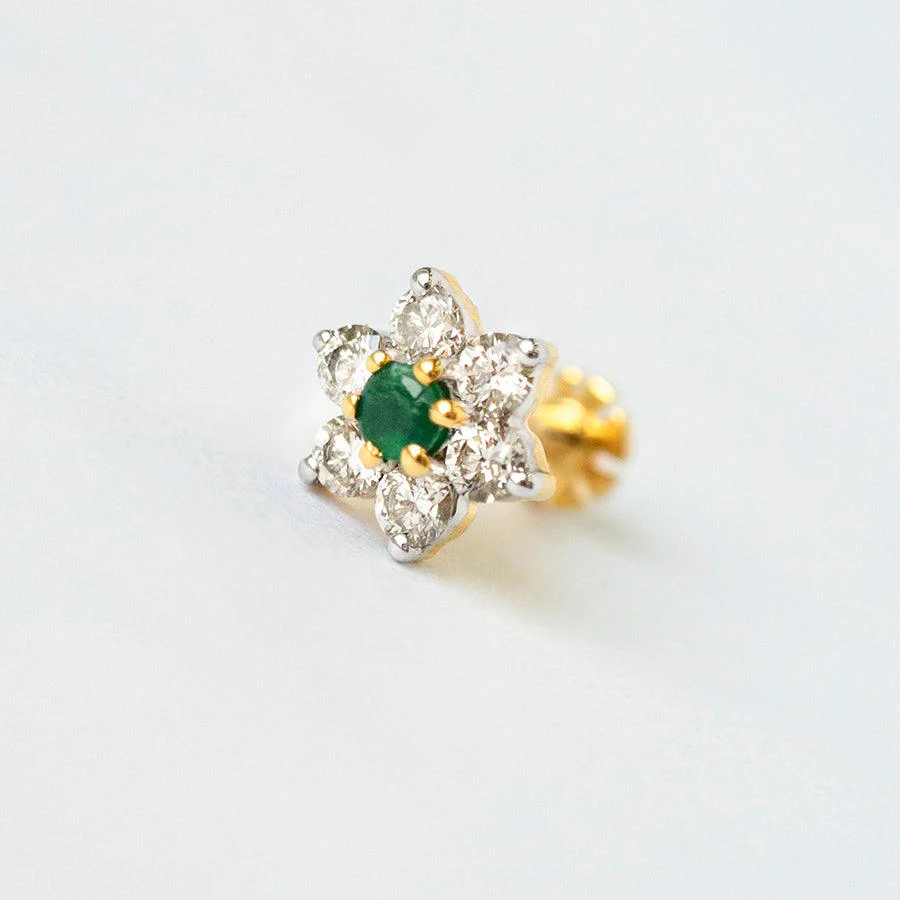 18ct Gold Diamond and Gemstone Screw Back Nose Stud. - Image 3