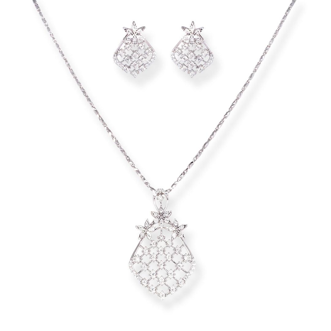18ct White Gold Pendant & Earrings Set with Diamond Detailing – Elegant Women’s Jewellery