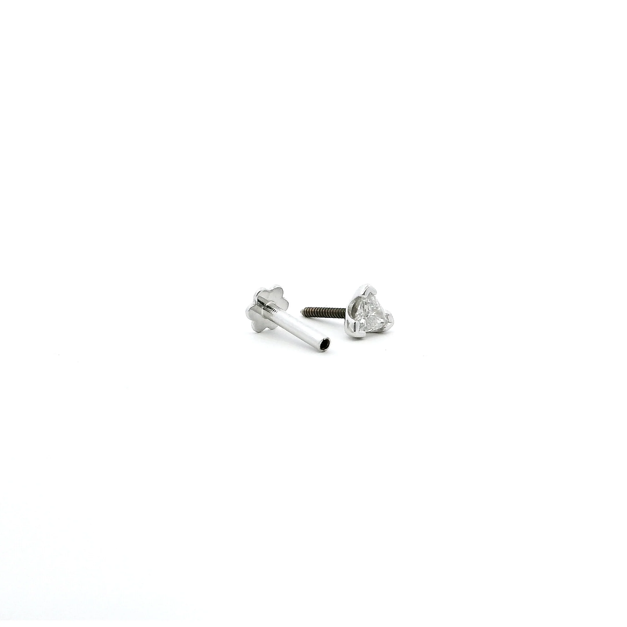 18ct White Gold Triangle-Shaped Diamond Screw Back Nose Stud - Image 3