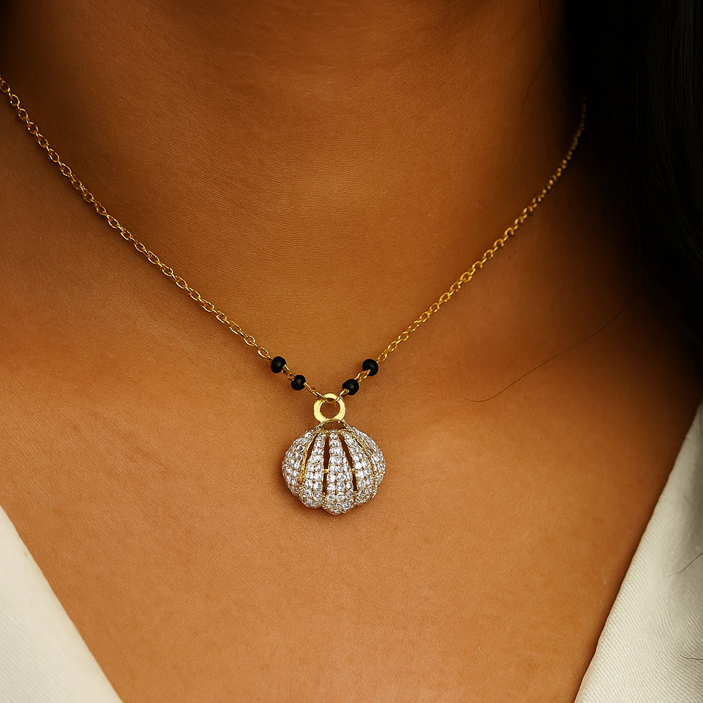 22ct Yellow Gold Necklace with Black Beads & Oyster Shell Pendant with Cultured Pearl - Image 2