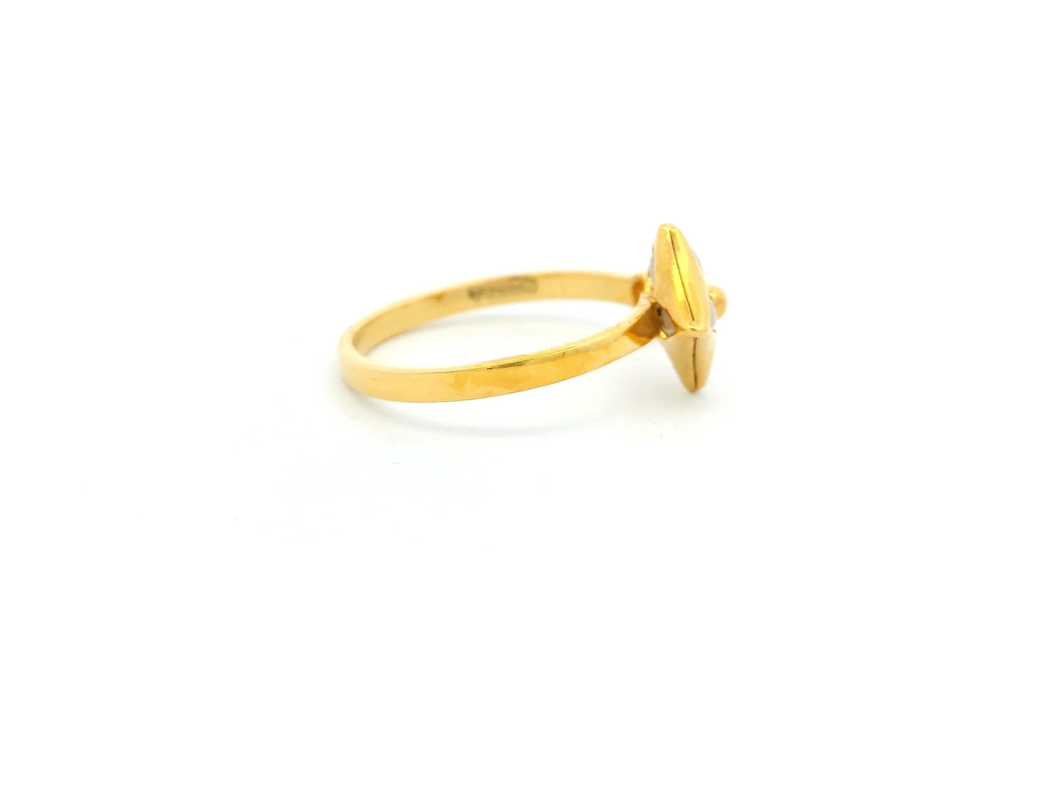 Elegant 22ct Gold Ring with Sparkling Cubic Zirconia Stone | Size M½ - Image 4