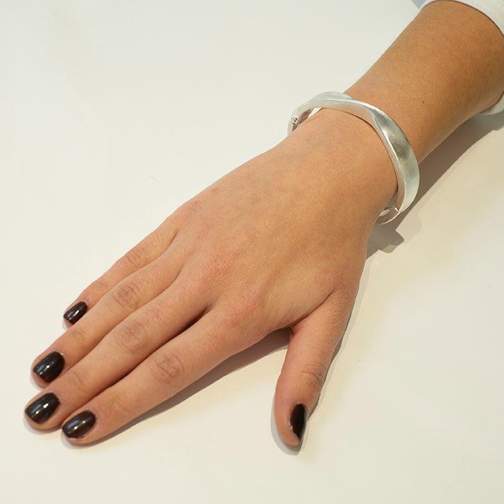 Satin Finish Silver Plated Openable Twisted Design Fashion Bangle - Image 3